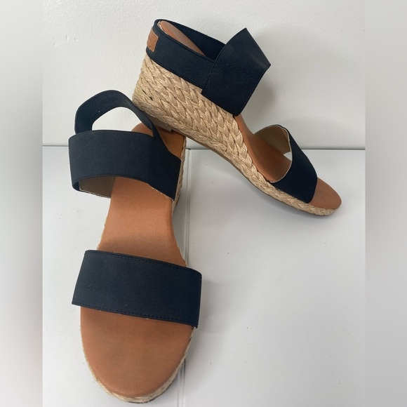 TOMMY BAHAMA Andre Assous Allison Wedges - Picture 2 of 10